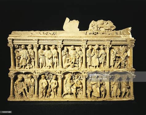  The Sarcophagus of Junius Bassus - A Symphony of Roman Elegance and Early Christian Symbolism!